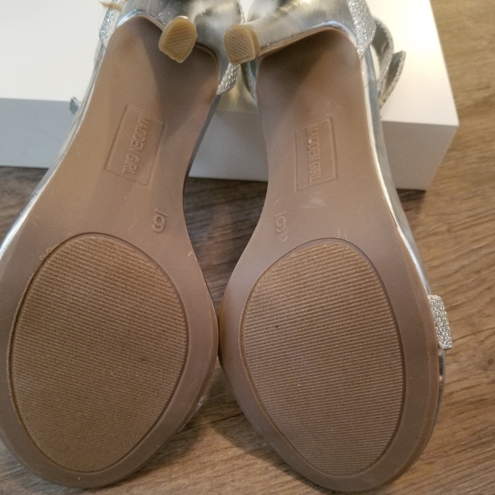 Madden Girl silver sling back heels. - Picture 6 of 6